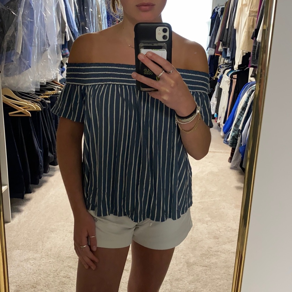 American Eagle off the shoulder top